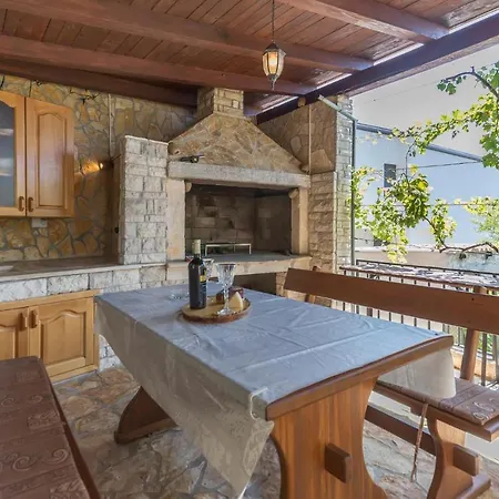 Nice In With Kitchen