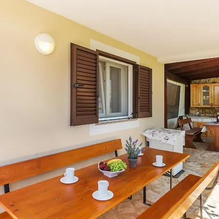 Nice In With Kitchen