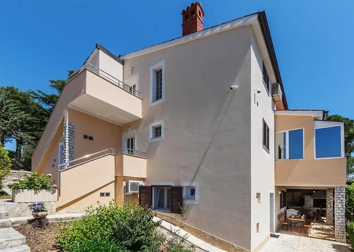 Nice In With Kitchen * Pula