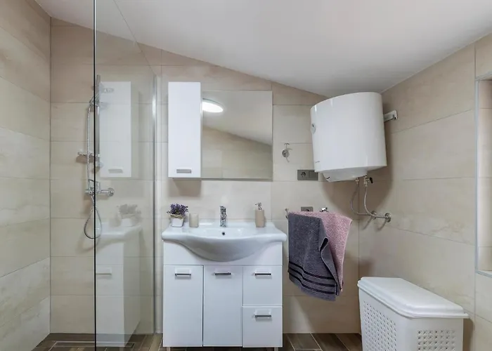 Nice In With Kitchen * Pula