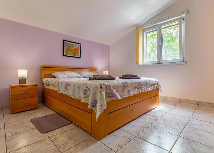 Nice In With Kitchen Appartement Pula