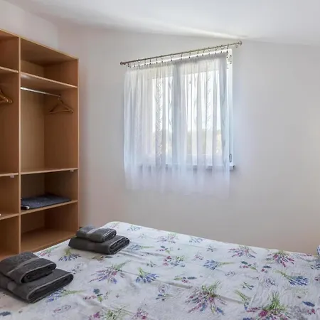 Nice In With Kitchen Pula