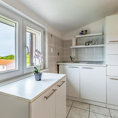 Nice In With Kitchen Appartement Pula