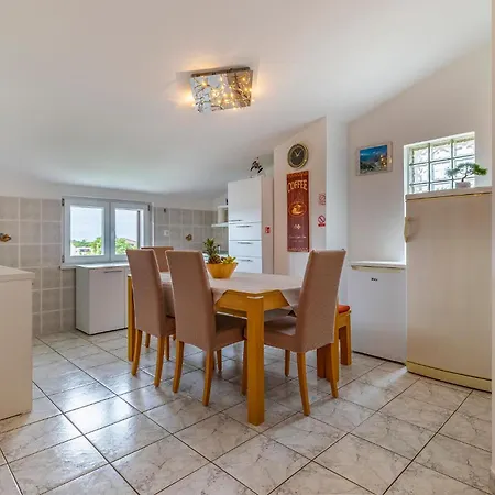 Apartman Nice In With Kitchen *